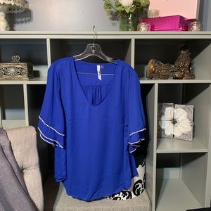 Plus size ladies blouse